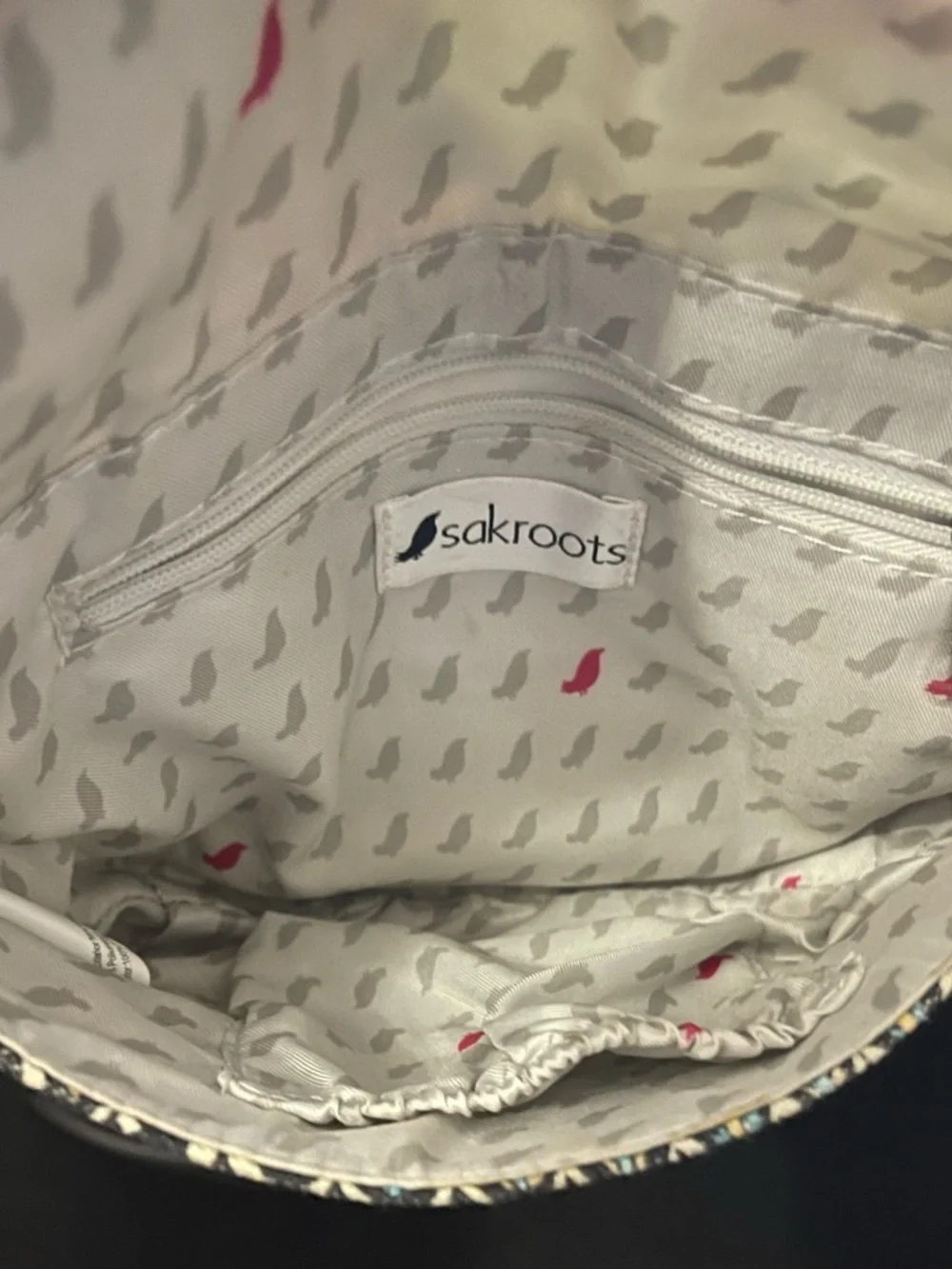 Sakroots Artist Circle crossbody - Picture 3 of 5